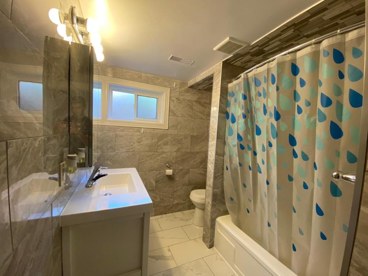 Yonge And Finch Subway !U Spacious & Cozy Private Bdr With Shared Bathroom Toronto Bagian luar foto